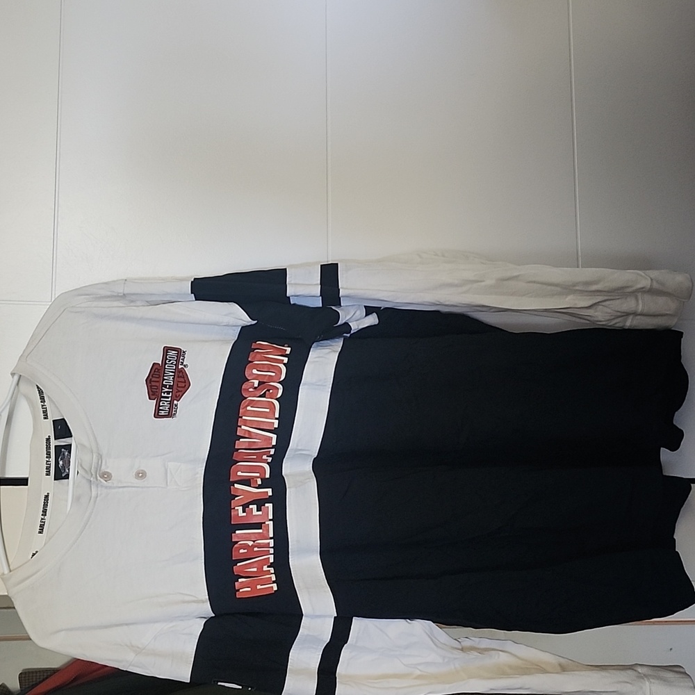 Harley-Davidson Size XL Black and White Henley Shirt